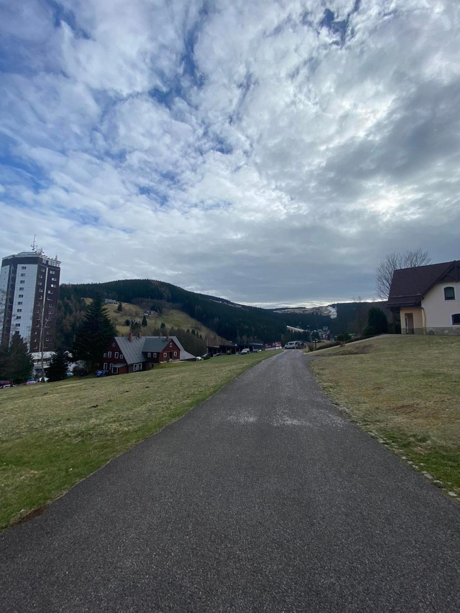 Apartment Okolo Pece Pec pod Sněžkou Eksteriør billede